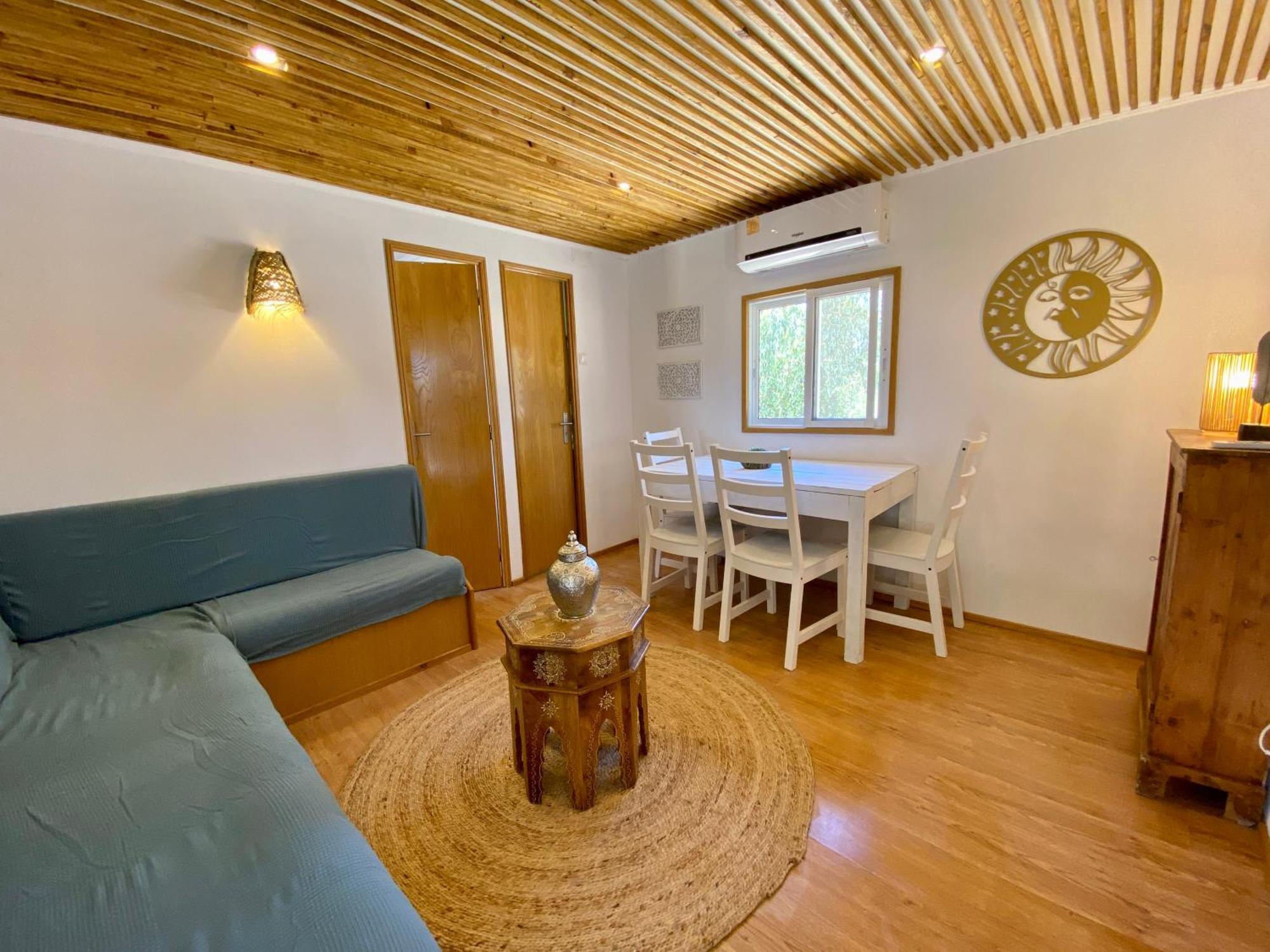 Montum Farm Living Guest House Мелидес Екстериор снимка